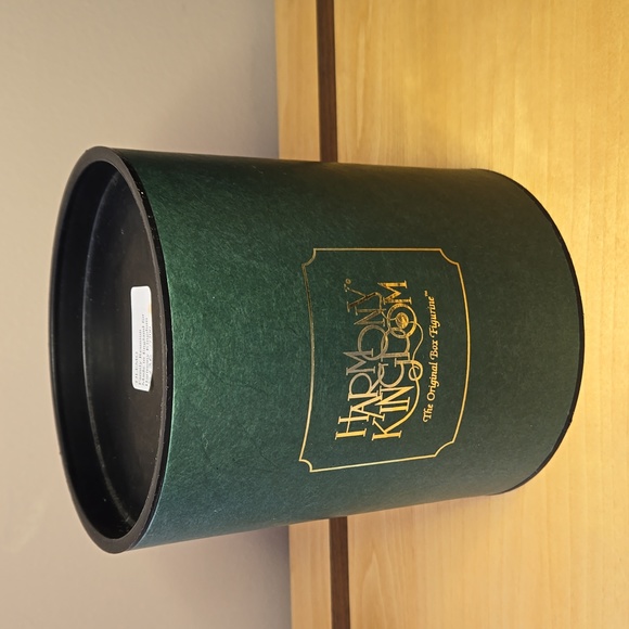 Harmony Kingdom "Family Reunion" Monkeys. Zookeepers Series - Picture 11 of 12